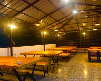 The Svarga Hill View Resort - Munnar - Restaurant