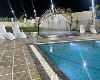 Alwar Motel & Resorts - Alwar - Басейн