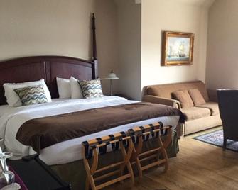 Lunenburg Arms Hotel - Lunenburg - Bedroom