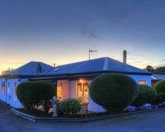 Addlestone House Bed & Breakfast - Saint Marys - Building