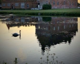 Broholm Castle - Gudme - Budynek