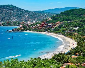 هوتل فيلا ميكسيكانا - إكستابا زيواتانيجو - شاطئ