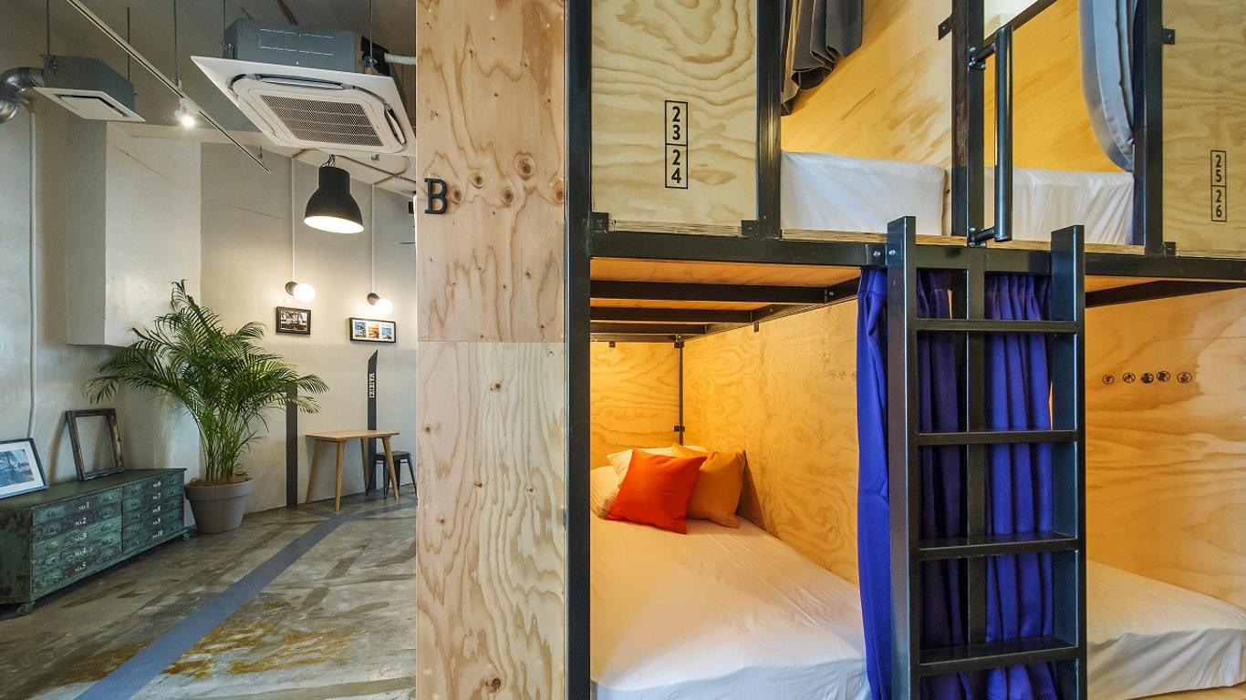 The Kitchen Hostel Ao (ザ キッチン ホステル アオ)