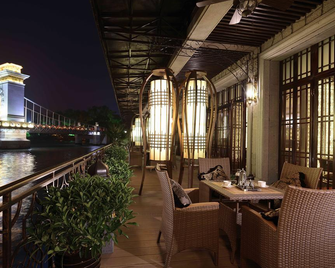 The White House Hotel Guilin - غويلين - شرفة