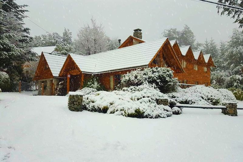 Hosteria Epulen - Villa La Angostura - Building