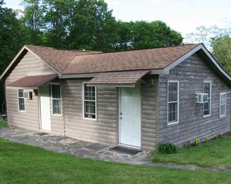 Lakeside Resort - Watkins Glen - Building