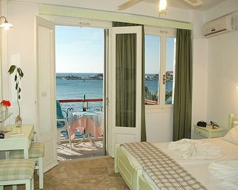 Remezzo Hotel & Studios - Pythagorio - Bedroom