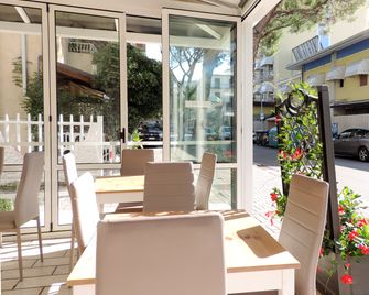 Hotel Saturno - Jesolo - Outdoors view