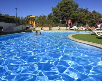 Blue Waves Resort - Malinska - Pool