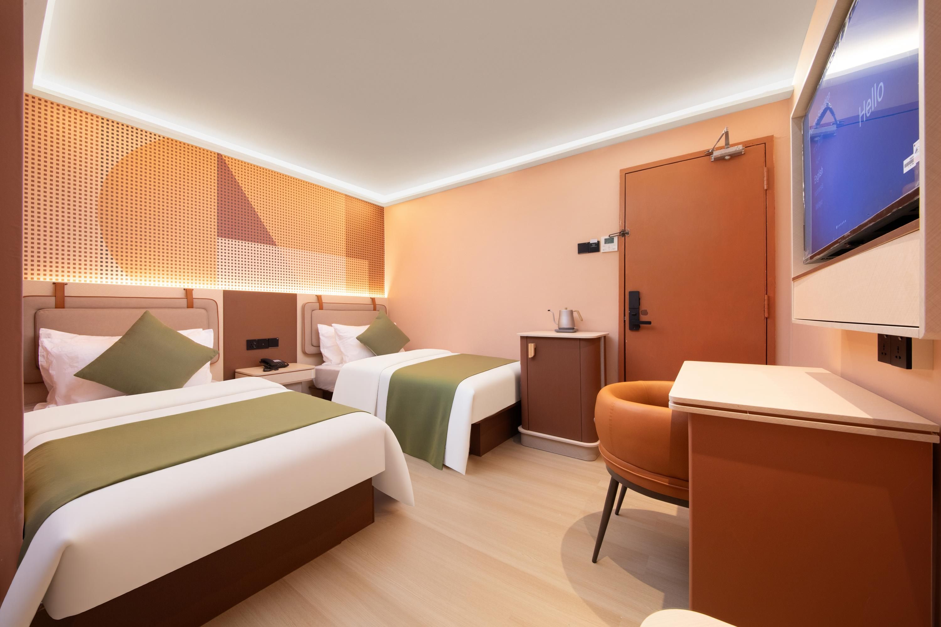 Hotel 165 - Newly Renovated