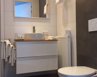 Hotel Bosch En Zee - دومبورغ - حمام