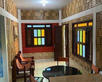 Chalé Praia Residence - São Luiz - Living room