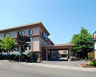 Comfort Inn & Suites Sea-Tac Airport - SeaTac - Bygning