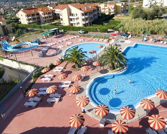 Ai Pozzi Village Resort & Spa - Loano - Piscina