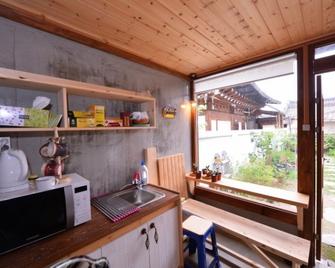 Jeonju Nostalgic Home - Jeonju - Cocina