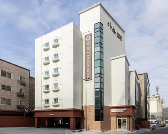 Anook Hotel Jungangro Station - Daejeon - Building