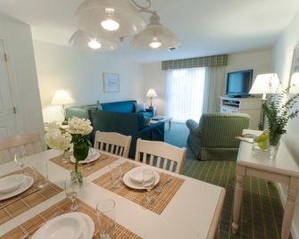 Cape Winds Resort - היאניס - חדר אוכל