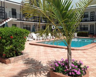 Napoli Belmar Resort - فورت لاودردال - المظهر الخارجي