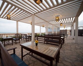 Alashkhara Beach Resort - Al Ashkharah - Vista del exterior