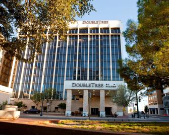 DoubleTree by Hilton Midland Plaza - Midland - Building