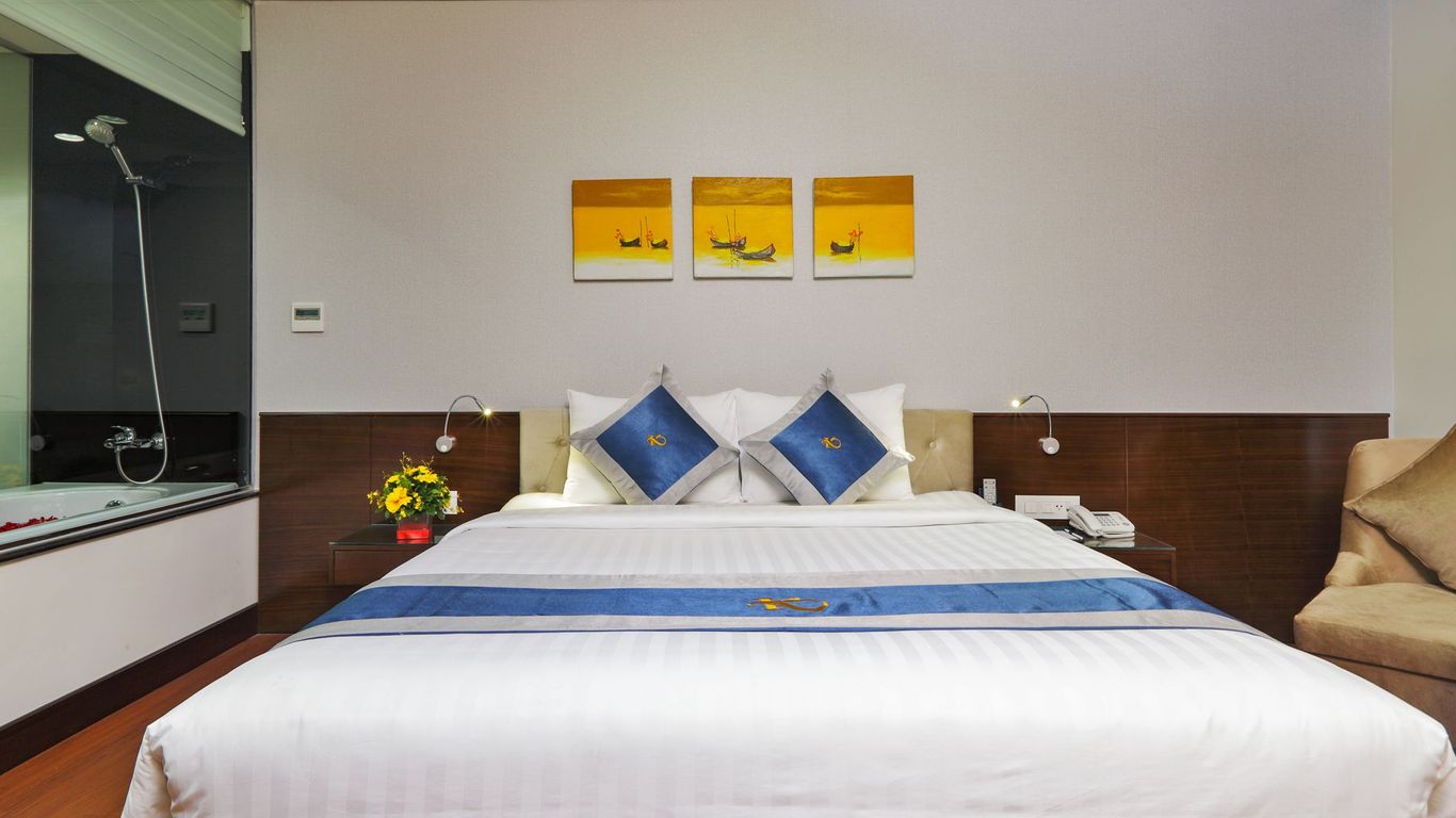 Central Palace Hotel