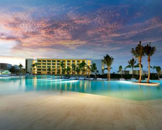 Grand Palladium Costa Mujeres Resort & Spa - איסלה מוחרס - בריכה