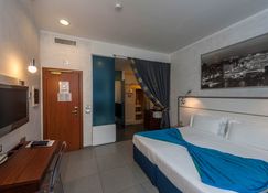 Hotel California - Rome - Bedroom