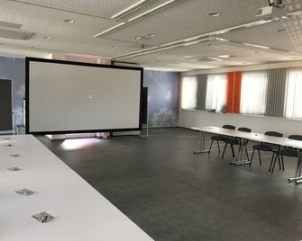 Ais Center - Wolfsberg - Sala de reunions