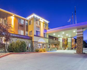 Comfort Inn & Suites Durango - Durango - Building