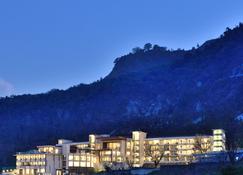 JW Marriott Mussoorie Walnut Grove Resort & Spa - Mussoorie - Building