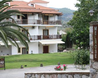 Melrose - Skopelos - Gebouw