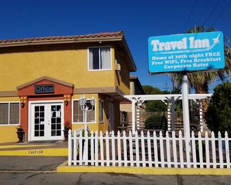 OYO Hotel Europa Ridgecrest Ca - W Upjohn Ave - Ridgecrest - Rakennus