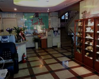 Sokcho Two Wheels Motel - Sokcho - Front desk