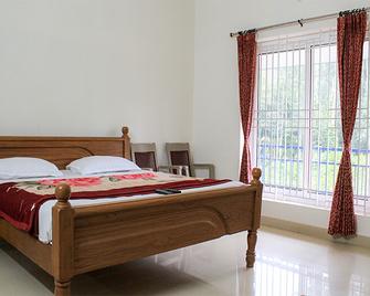 Misty Cove Inn - Yercaud - Habitación