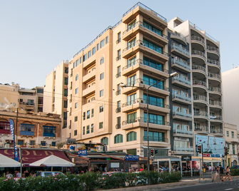 Pebbles Boutique Aparthotel - Sliema - Building