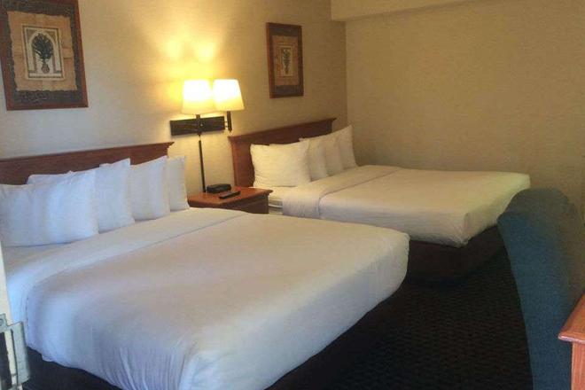 Quality Inn Palm Springs Downtown C 89 C 3 8 0 Palm