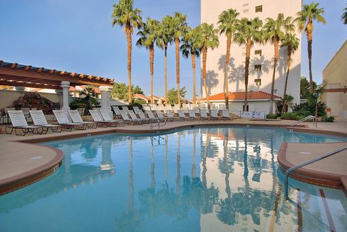 Gold Coast Hotel and Casino - Las Vegas - Pool