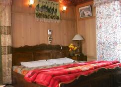 Houseboat Sweet Star - Srinagar - Bedroom