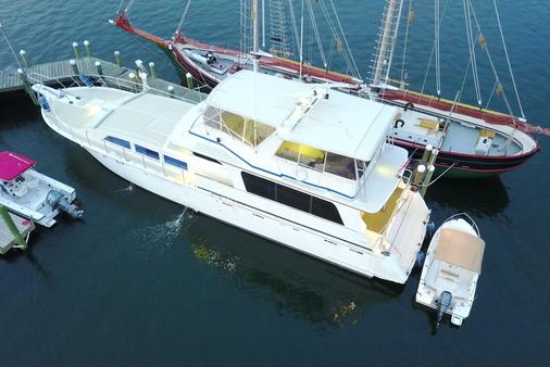 Ocean Romance Dockside Bed & Breakfast Yacht - Newport - Toà nhà