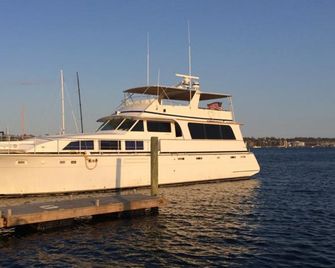 Ocean Romance Dockside Bed & Breakfast Yacht - Newport - Bâtiment