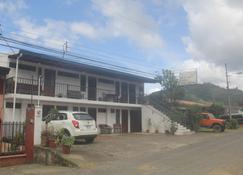 Hotel Reventazon - Orosí - Edificio