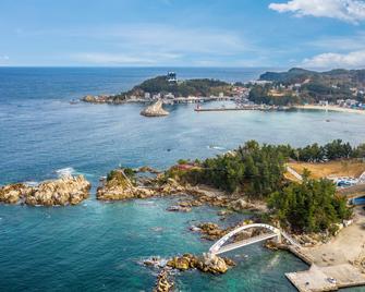 Samcheok Ocean View Pension - Samcheok - Beach