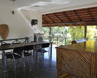 Bandhavgarh 365 - Tala - Front desk