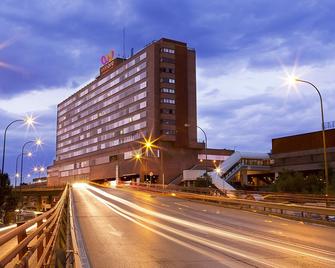 Hotel Chamartin The One - Madrid - Building