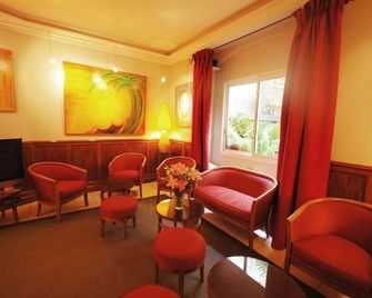 Hotel Les Palmiers - Saint-Tropez - Living room