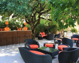 Hôtel Les Palmiers - Saint-Tropez - Vista del exterior