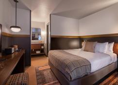 The Ozarker Lodge - Branson - Bedroom