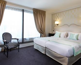 Hotel Saint Pétersbourg Opéra - Paris - Bedroom