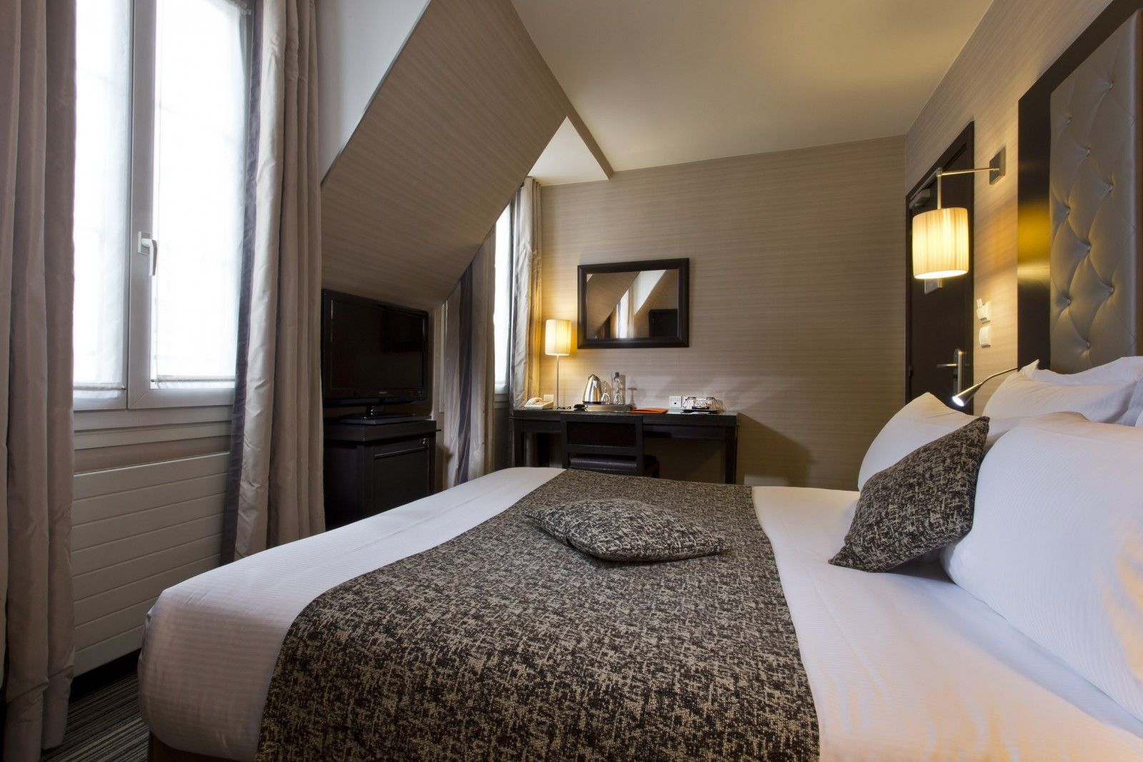 Hotel Elysees Bassano - Paris - Bilik Tidur