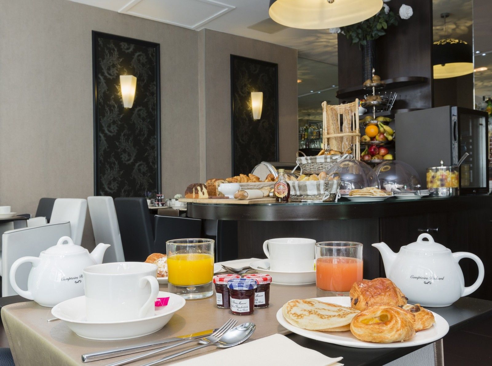 Hotel Elysees Bassano - Paris - Balai Menunggu